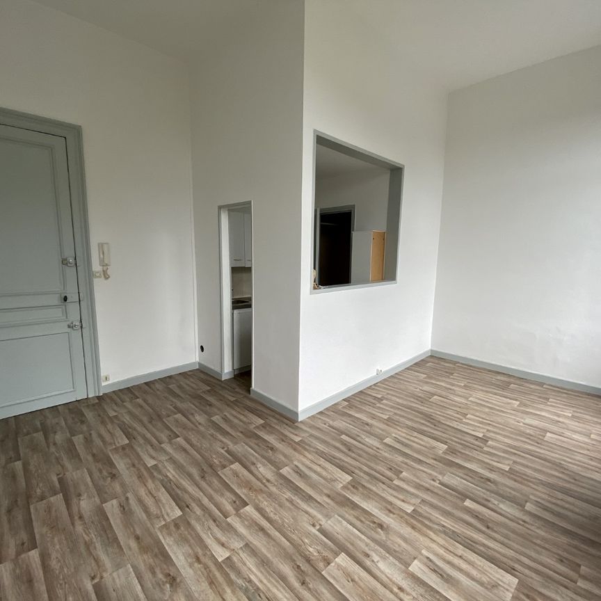 Location Appartement 1 pièce 23m² ROUBAIX 59100 - Photo 1