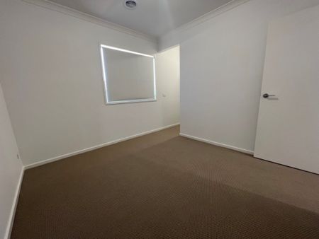 Brand New 4 Bedroom Family Home - Photo 3