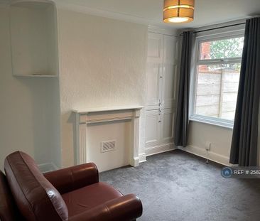 3 bedroom end of terrace house to rent - Photo 1