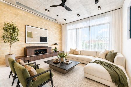 Newly Developed, Architecturally Designed, Executive Style Four Bedroom Family Home In A Blue Ribbon Location - Photo 3