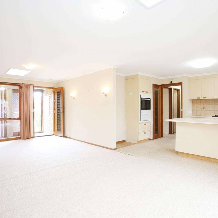 Heart of Beaconsfield - Central Location - this one has the lot!! - Photo 1