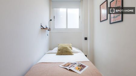 Piso de alquiler en Sants-Badal - Photo 3