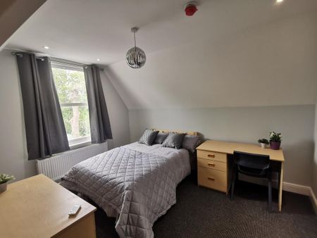 1 bedroom in a house share to rent - Photo 5