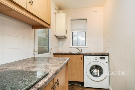 2 bedroom terraced house to rent - Photo 4