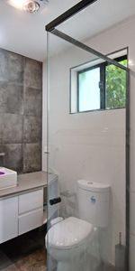 Modern One-Bedroom Flat in Lurnea - Photo 4