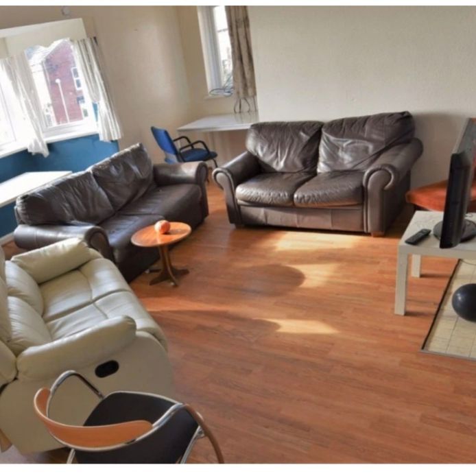 6 Bed - Haddon Hall, Bankfield Road, Burley, Leeds - LS4 2JT - Student - Photo 1