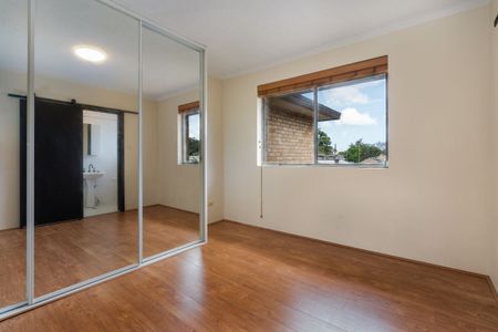 One Bedroom with Plenty of Natural Light - Photo 2