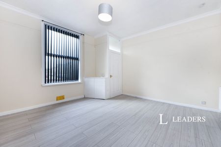 3 bedroom terraced to rent Linney Lane, Oldham, OL2 - Photo 4