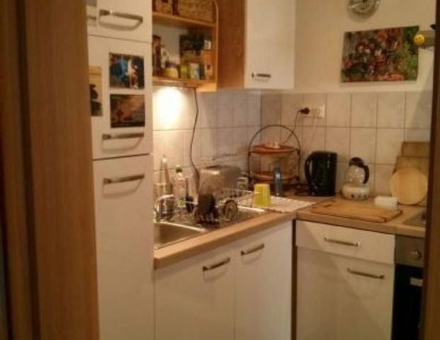 Einbauküche! Echtholzdielenböden! Zentrale Altstadtlage! - Foto 1