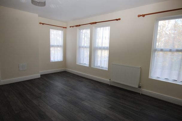 Commercial Road, Kettering, NN16 - Photo 1