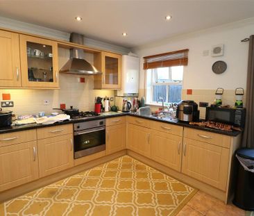 2 bedroom semi-detached house to rent - Photo 4