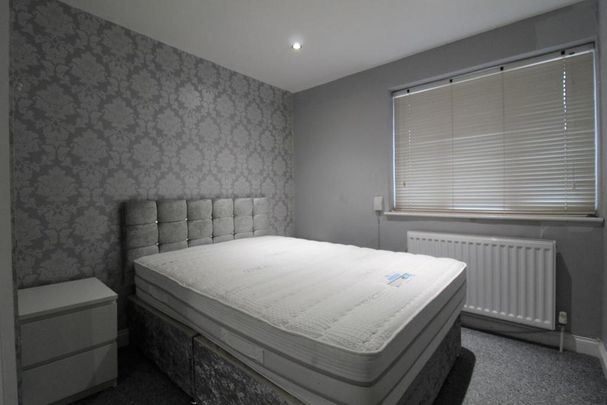 4 bedroom terraced house to rent - Photo 1