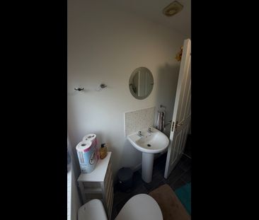 Room in a Shared House, House, B27 - Photo 5