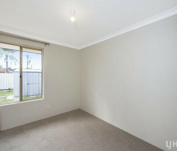 Tidy & Ideally Located Opposite a Family-Friendly Park - Photo 5