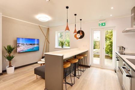 5 Bed Semi-Detached House, College Way, BS34 - Photo 4