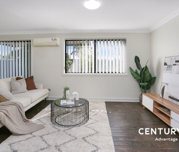 Townhouse with Fresh Interiors and Private Courtyard Living!!! - Photo 4