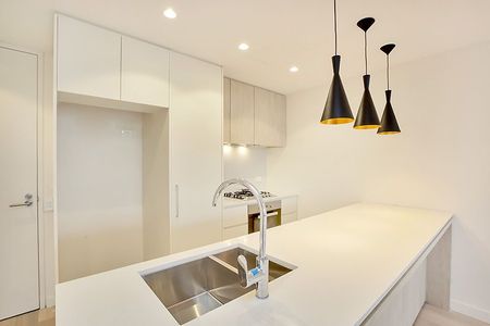 Luxury Apartment In Quiet Setting - Photo 3