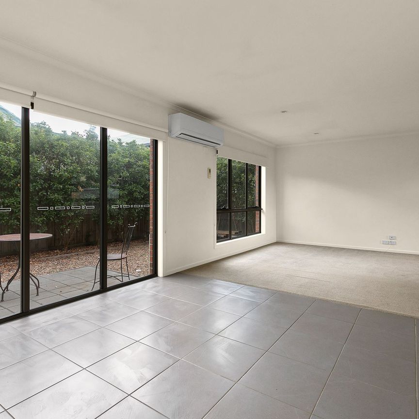 LARGE TWO BEDROOM TOWNHOUSE - Photo 1