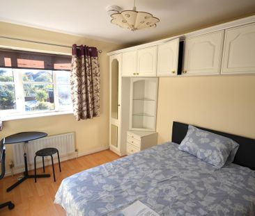 1 bedroom in a house share to rent - Photo 2