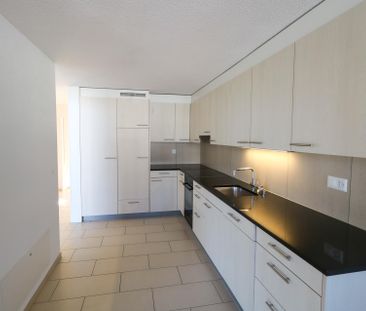 Helle Dachwohnung mit Galerie / App. mansardé lumineux avec galerie - Photo 1