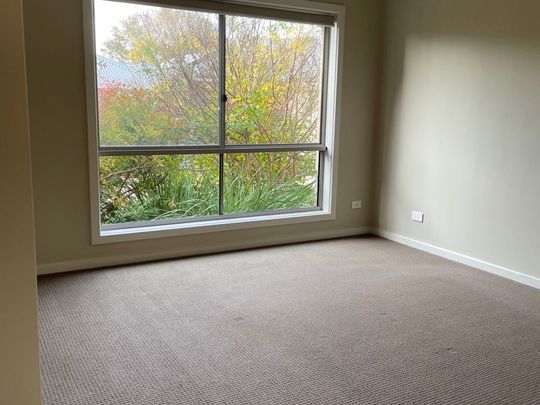 MODERN, PRIVATE AND WELL LOCATED! - Photo 1