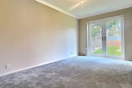 2 bedroom semi-detached bungalow to rent - Photo 5