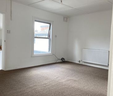 2 Bed Flat, Dunstable Road, LU1 - Photo 6
