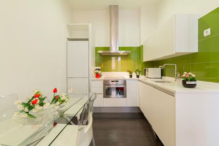 Calle Pérez Galdós, Madrid, Community of Madrid 28004 - Photo 5