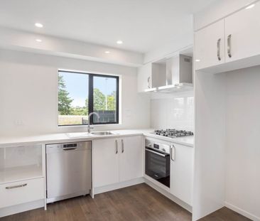 2 bedroom townhouse for rent in Papakura! - Photo 1