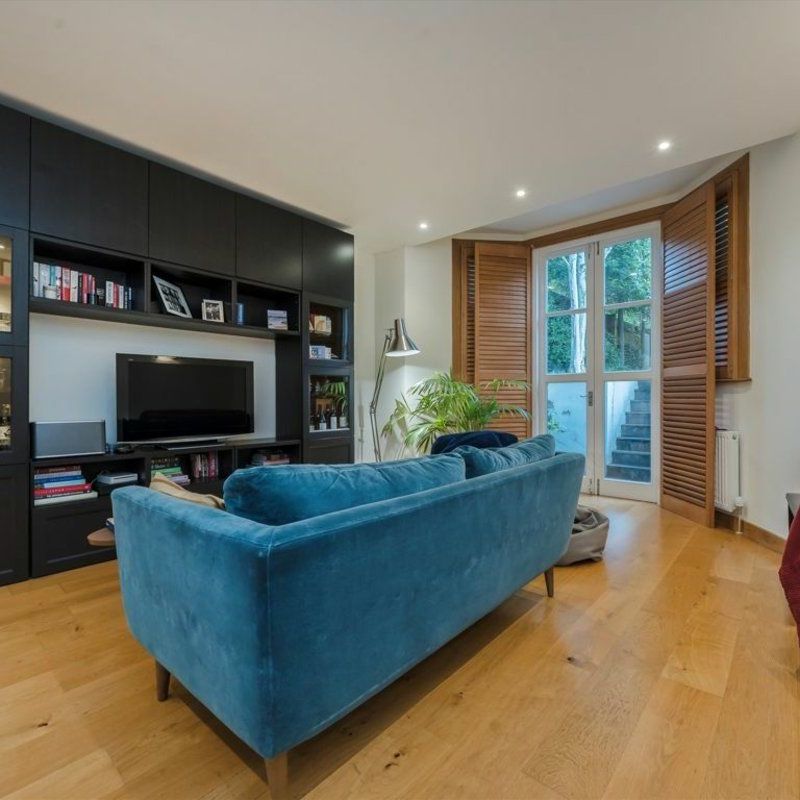 Castlebar Road, Ealing Broadway, W5 - Photo 1