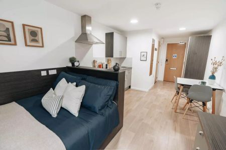 Silver Studio Riverside - Photo 3