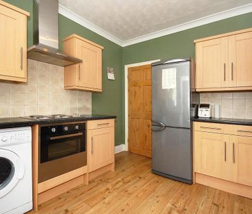 2 bedroom terraced house to rent - Photo 4
