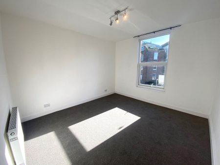 2 bedroom apartment to rent - Photo 3