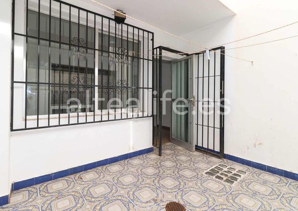 Avenida de la Nucía, Altea, Valencian Community 03590