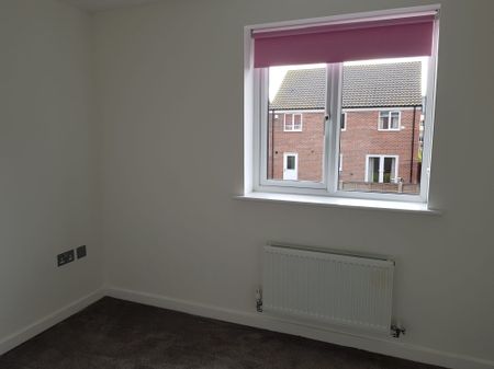 Marler Close, Great Yarmouth, Bradwell - Photo 2