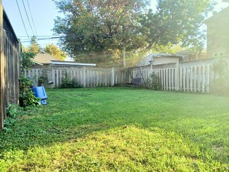 For Lease - 861 Cosburn Avenue Unit# Lower, Toronto, Ontario - Photo 3