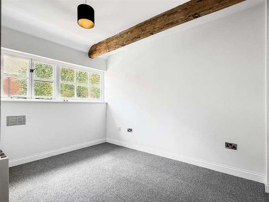 Horninglow Street, Burton-on-trent, DE14 - Photo 1