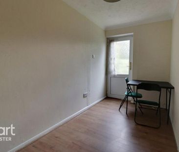 4 bedroom terraced house to rent - Photo 1