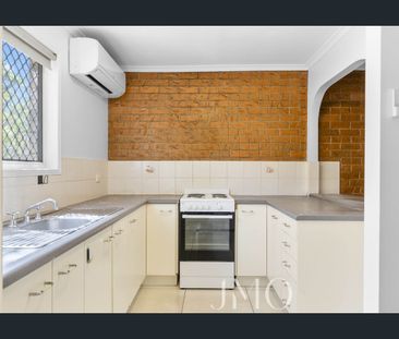 Well Presented Townhouse - New Paint and Carpets - Photo 5