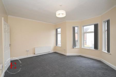 2 bedroom end of terrace house to rent - Photo 3