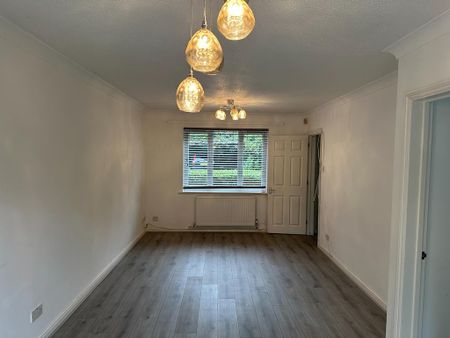 3 bedroom semi-detached house to rent - Photo 2