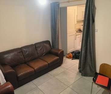 64 Fitzroy Avenue, Belfast, BT7 1HH - Photo 1