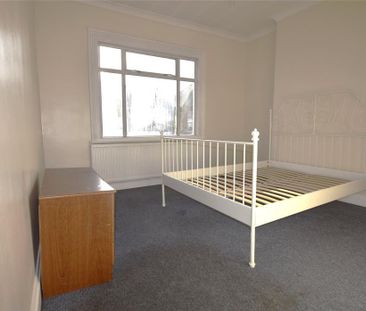 4 bedroom semi-detached house to rent - Photo 4