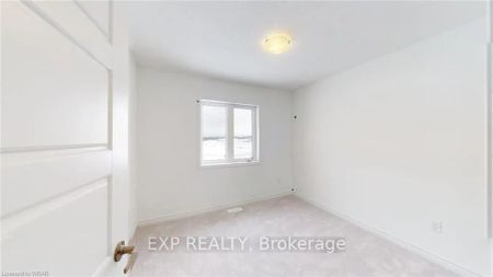 Condo Townhouse For Lease | X8411416 - Photo 4