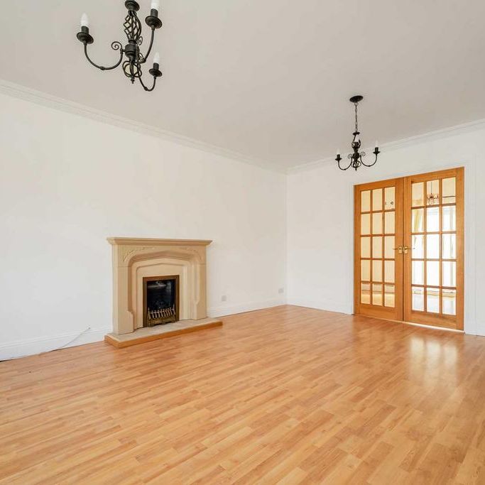 5 bedroom detached house to rent - Photo 1