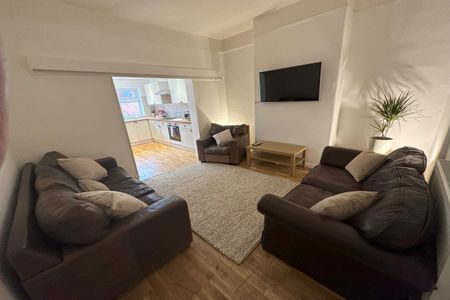 Room 3 - Photo 4
