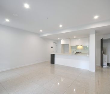 2 bedroom unit with park view - Photo 1