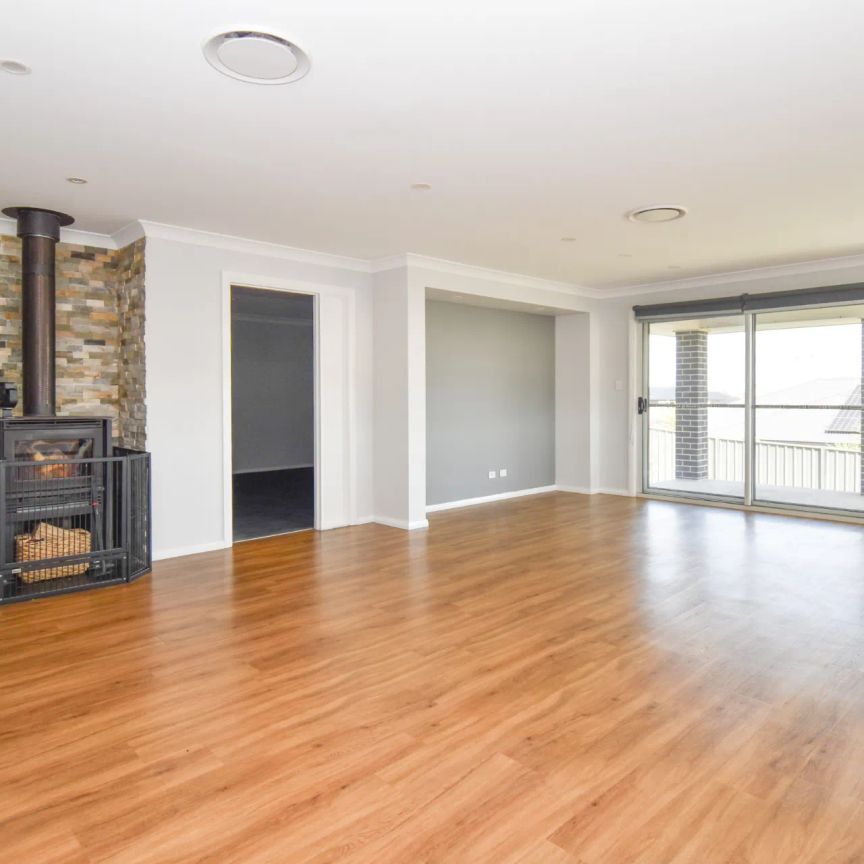 Family Home with Versatile Living Areas - Photo 1