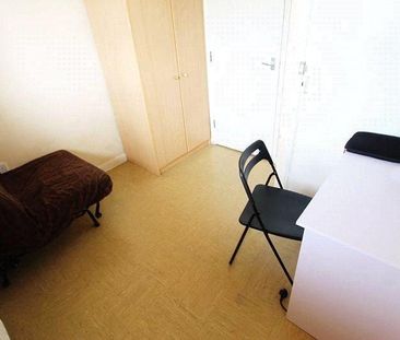 3 bedroom apartment to rent - Photo 3