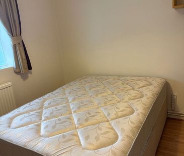 Room in a Shared Flat, Ballantrae House, NW2 - Photo 1